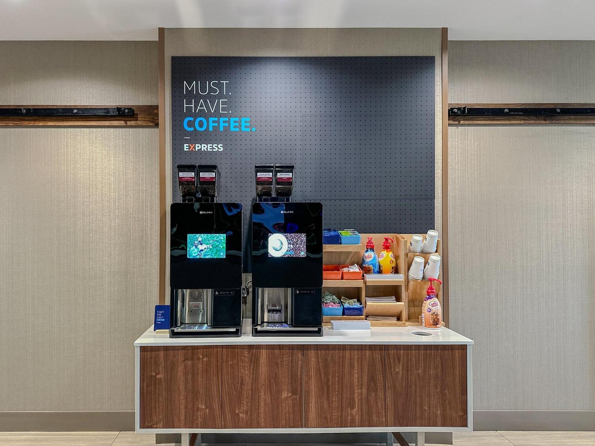 Hotel Express & - - E Center By Ihg Warsaw