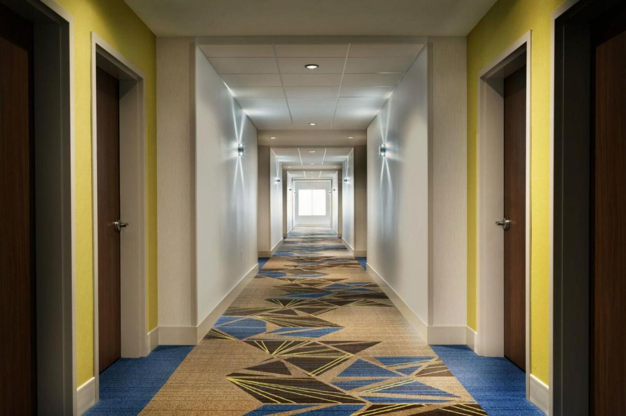 Hotel Express & - - E Center By Ihg Warsaw