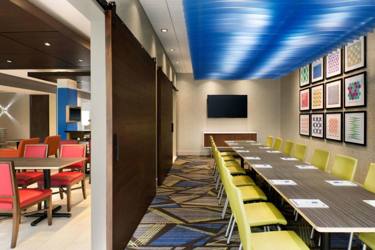 Hotel Express & - - E Center By Ihg Warsaw