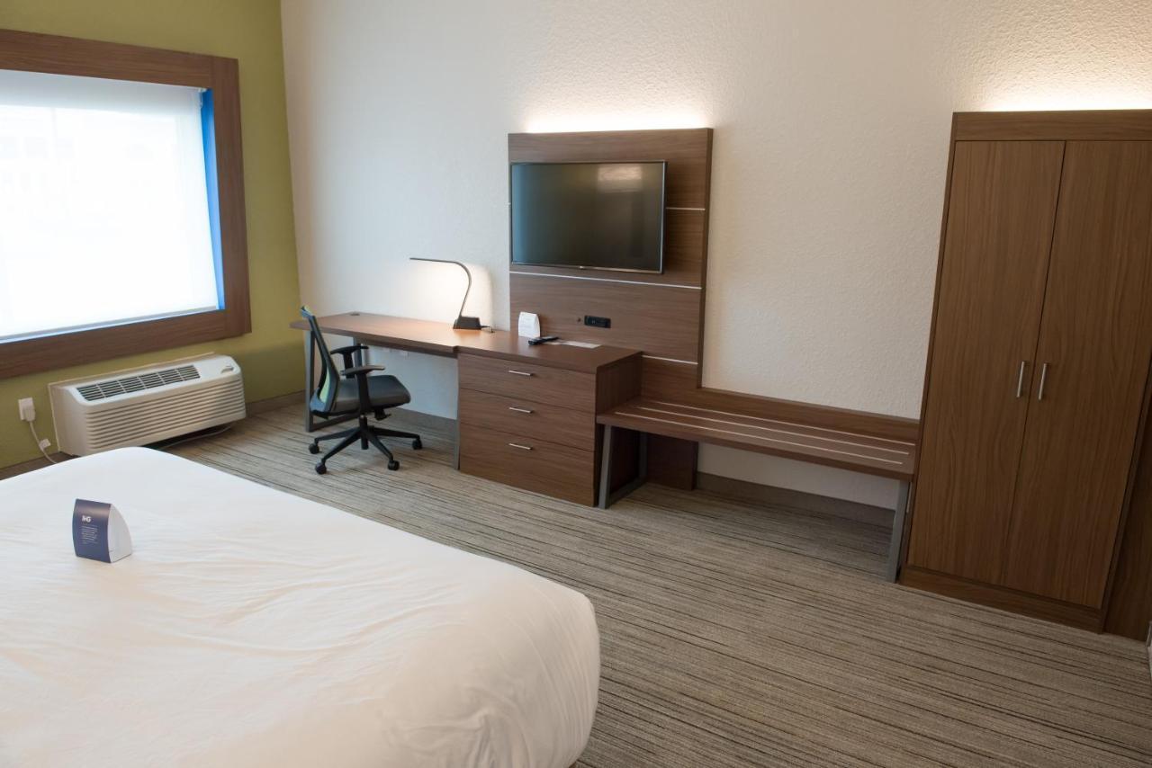Hotel Express & - - E Center By Ihg Warsaw
