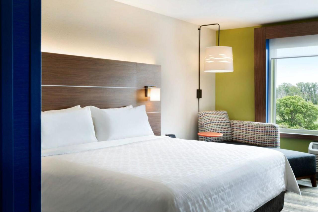 Express & - - E Center By Ihg 3* Warsaw