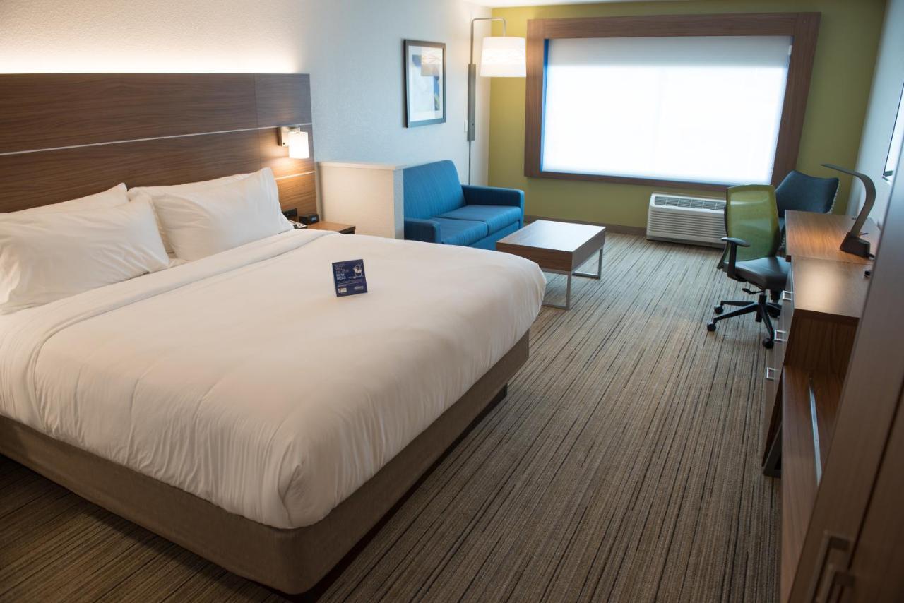 Express & - - E Center By Ihg Hotel Warsaw